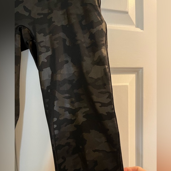 Spanx Faux Leather Leggings, Black Camo, size medium - Picture 2 of 5